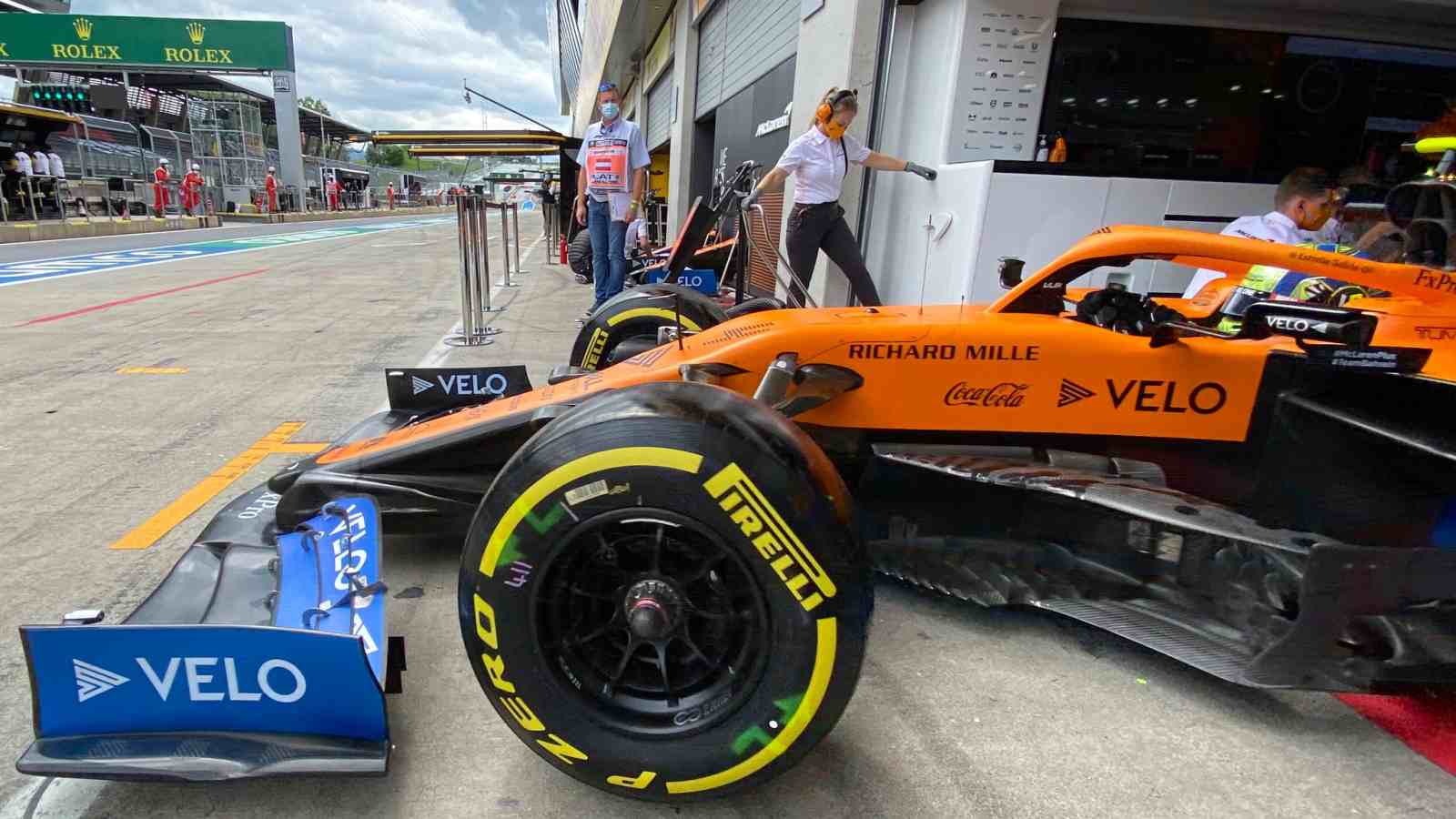 Lando Norris ficou no meio do pelotão nesta sexta-feira