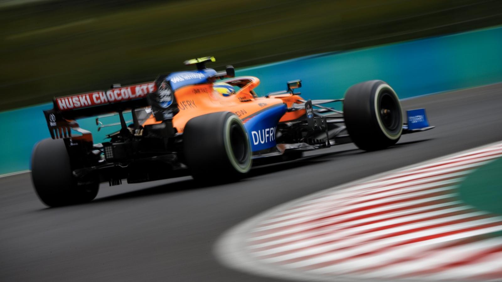 A McLaren anunciou que um de seus funcionários testou positivo para coronavírus.