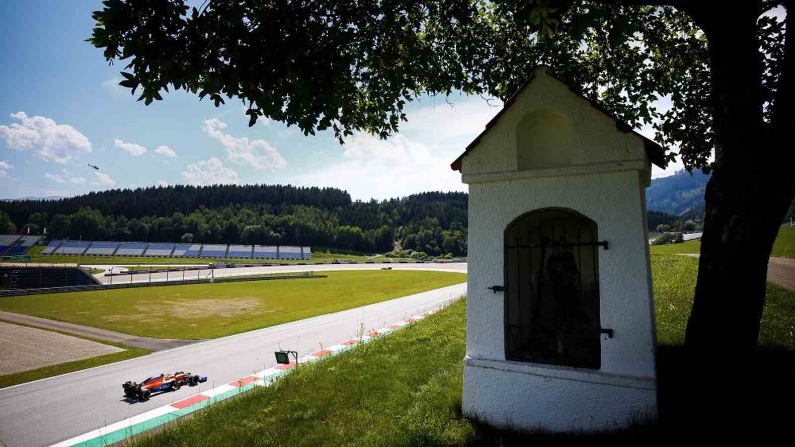 Lando Norris terminou o dia em oitavo com tempo 0s881 atrás de Verstappen