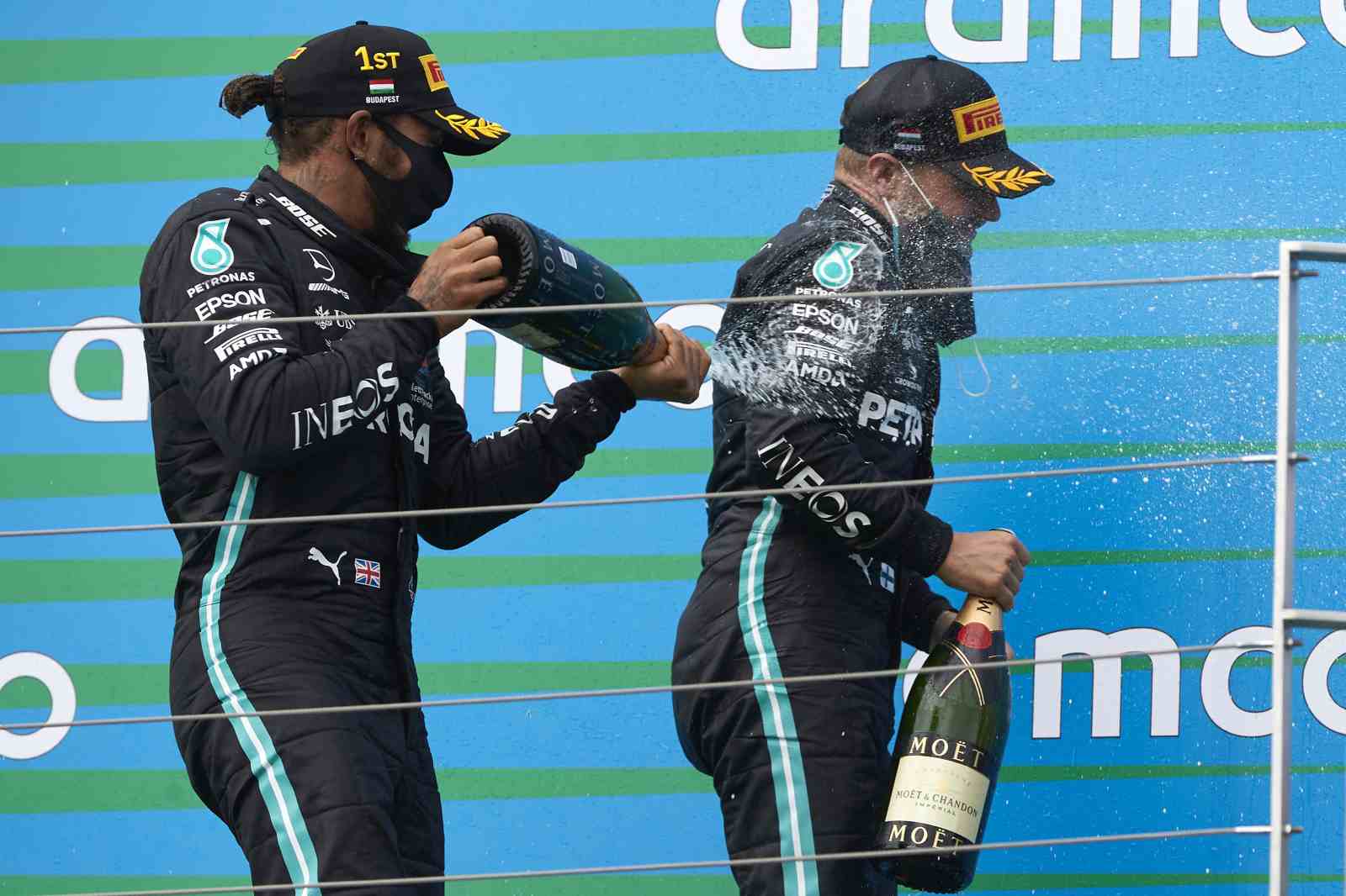 A dupla da Mercedes voltou a ocupar espaços do pódio em 2020