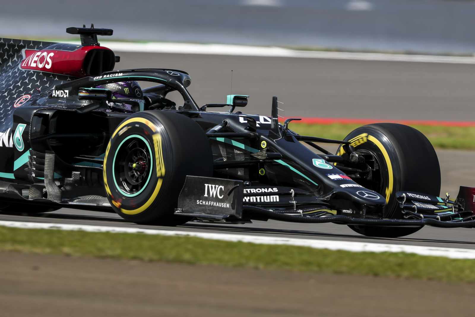 1) Lewis Hamilton (Mercedes), 1min24s303