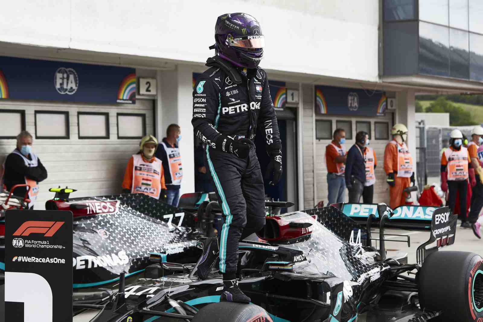 É a segunda pole seguida de Hamilton na temporada 2020