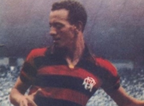 Paulinho: 23 gols em 1955 - O atacante fez parte do elenco Tri-Campeão Carioca de 1953/54/55 e foi o goleador máximo do último título.
