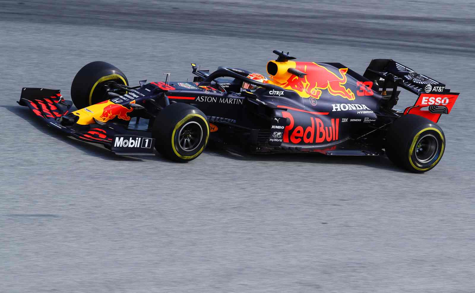 Max Verstappen deu o troco no TL2 para terminar o dia como o mais rápido 