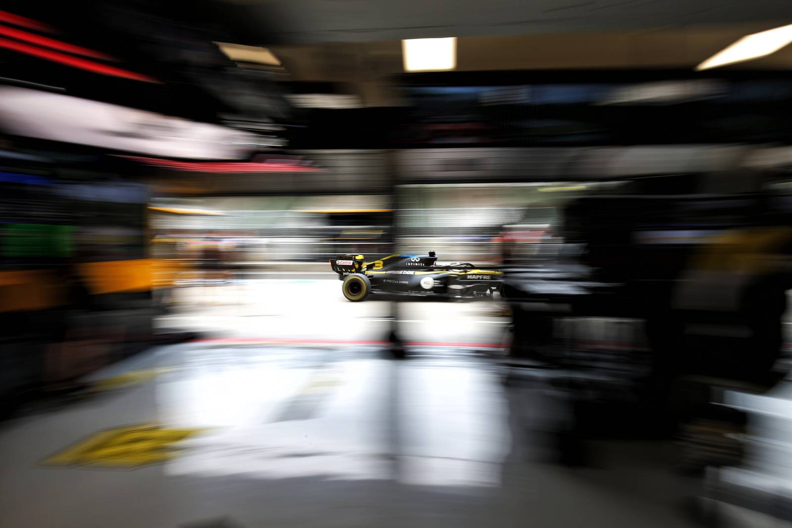 Daniel Ricciardo em ação no Hungaroring