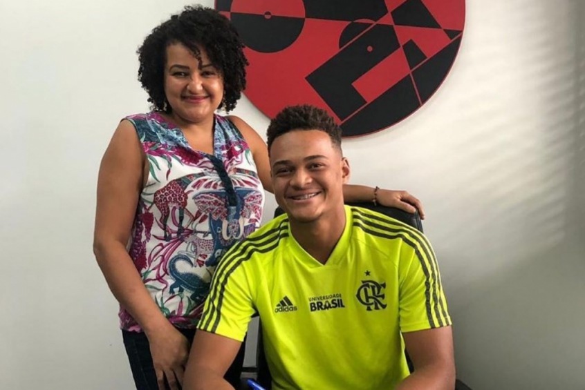O Coritiba acertou o empréstimo do atacante Rodrigo Muniz, que pertence ao Flamengo. O jogador de 19 anos foi cedido pela Fla ao Coxa até fevereiro de 2021.