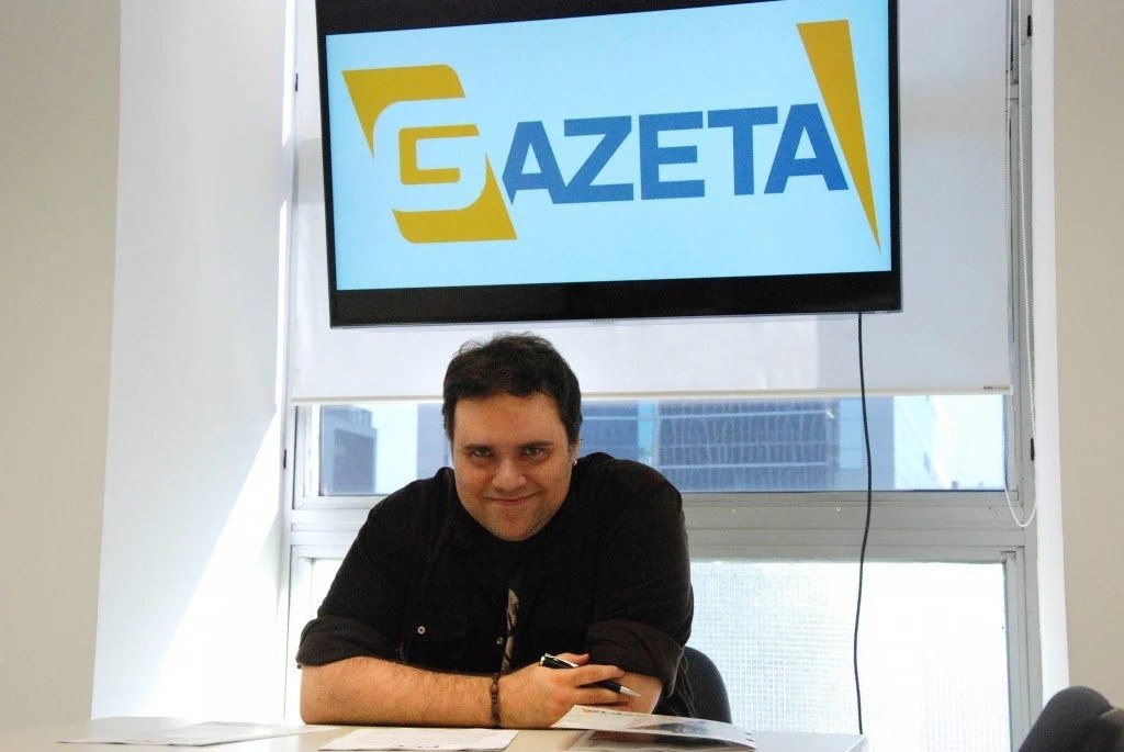 Em 2014, Rodrigo assinou contrato com a TV Gazeta, onde apresentou o Ouça!, programa sobre música em exibições semanais na emissora paulistana. A música sempre fez parte da vida do jornalista. Também apresentou o programa '5 Discos'.