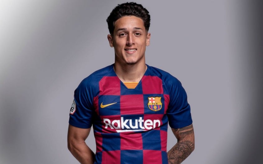 MORNO - De acordo com o site Ecuagol, Kike Saverio, que deixou recentemente o Barcelona e está livre no mercado é um dos favoritos a vestir a camisa do Valladolid. O Borussia também está interessado no jogador.