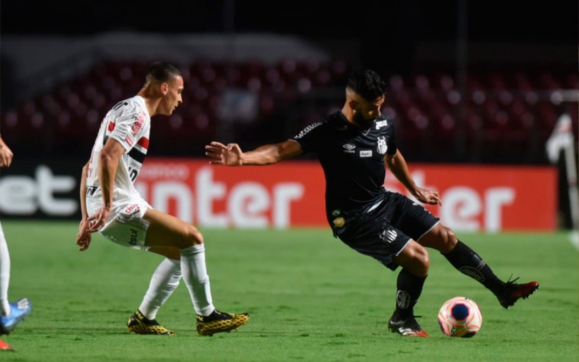 No confronto São Paulo x Santos a vantagem é do Tricolor, que venceu o rival 134 vezes, contra 104 do Peixe, além de 73 empates.