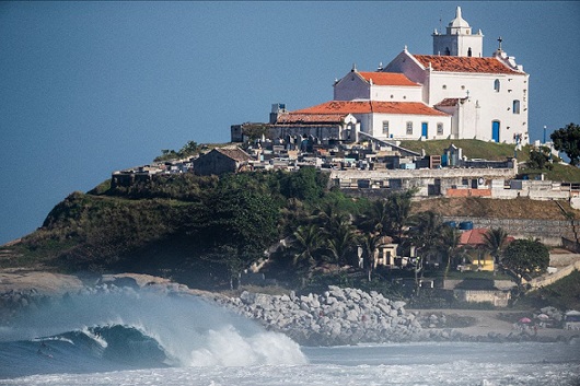 A World Surf League (WSL) precisou cancelar a temporada 2020 do Circuito Mundial, o que incluiu a etapa de Saquarema (RJ). O evento teria acontecido em junho.