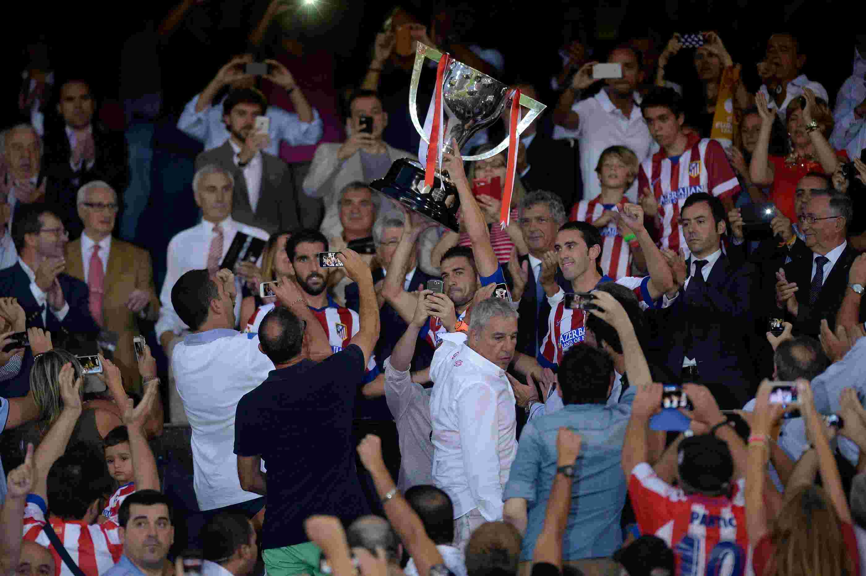 Em terceiro lugar, o Atlético de Madrid já levantou a taça em dez oportunidades, sendo duas delas com Diego Simeone: uma como jogador (1995/1996) e outra como treinador (2013/2014).