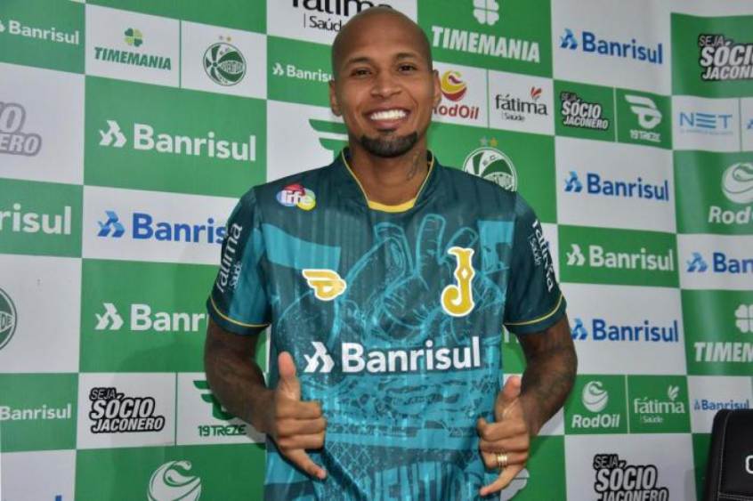 FECHADO - Ex-Flamengo e Fluminense, o lateral Wellington Silva foi apresentado como novo reforço do Juventude para a sequência da temporada. Ele afirmou que deseja conquistar o acesso à Série A com a equipe gaúcha.