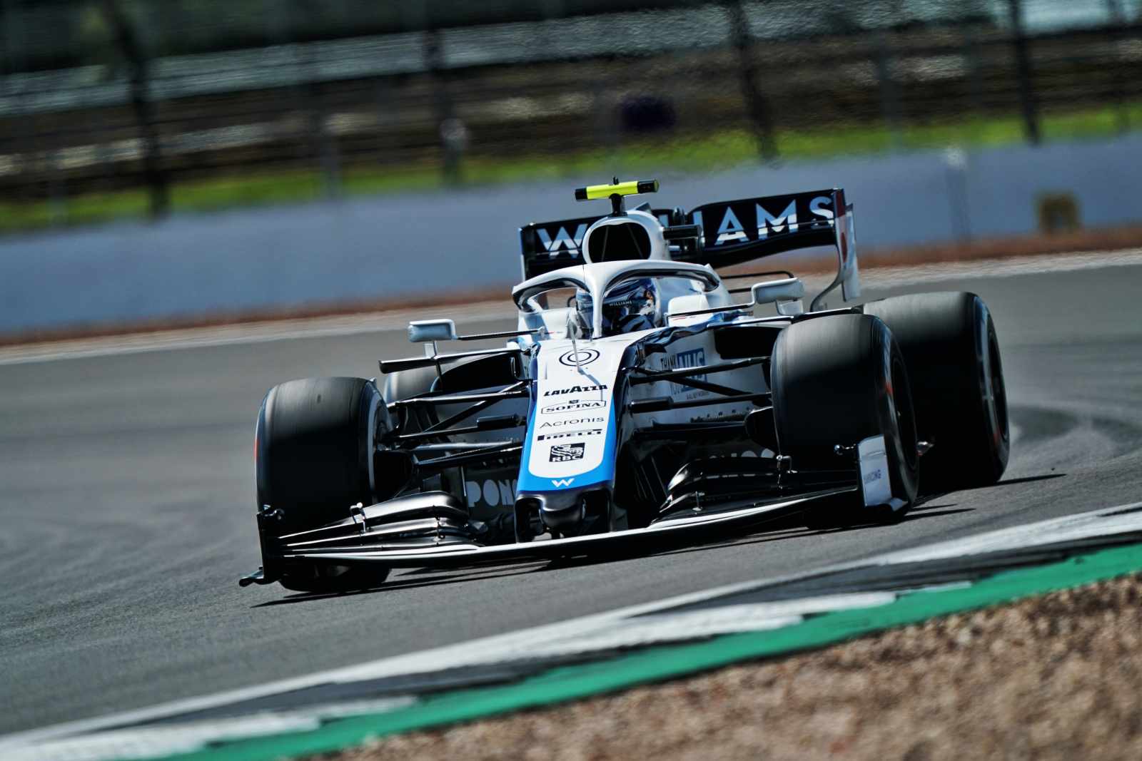 O melhor tempo do canadense foi de 1min29s958, 1s mais lento que Kevin Magnussen