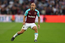 MORNO - De saída do West Ham, Pablo Zabaleta está no mercado em busca de um novo clube. No bate-papo com o Fox Sports, o lateral-direito deixou em aberto o seu futuro e até mesmo uma volta ao futebol argentino não está descartado. O San Lorenzo pode ser o destino.