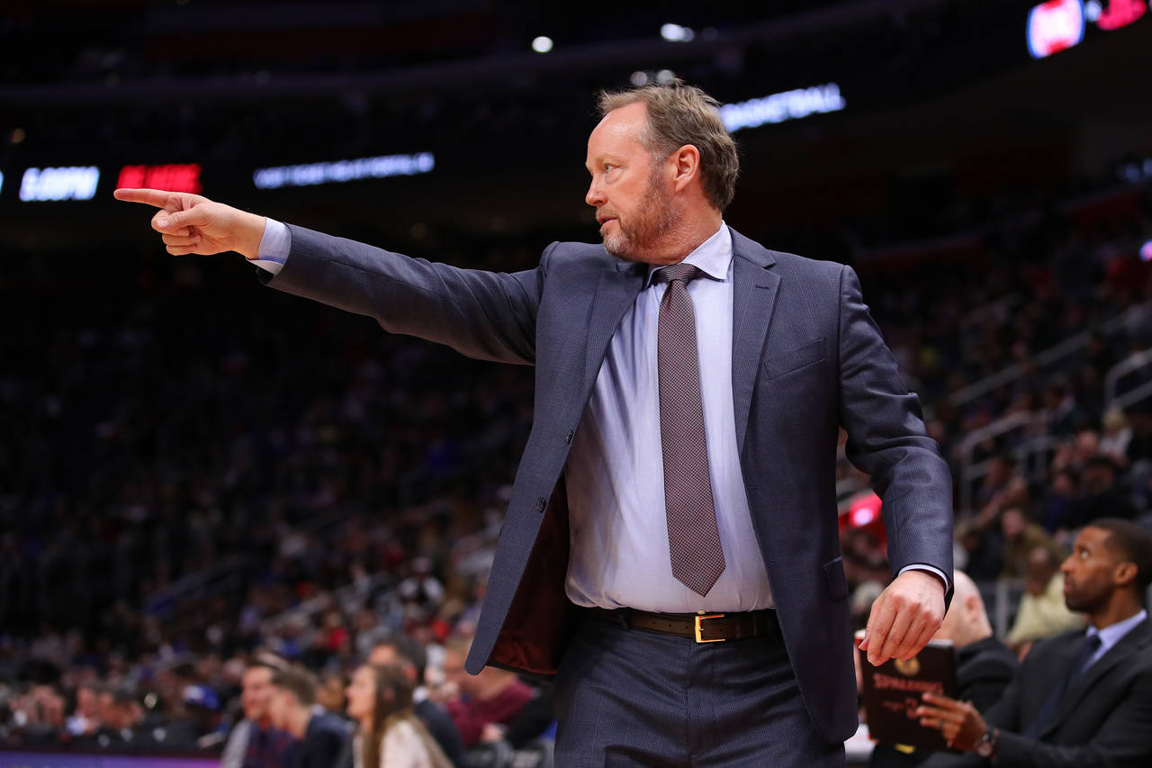 Técnico do ano - Na última temporada, Mike Budenholzer (Milwaukee Bucks) foi eleito o melhor treinador da NBA após conduzir sua equipe a uma campanha de 60 vitórias e 22 derrotas. Para 2019-20, Budenholzer é novamente um dos candidatos, ao lado do favorito Nick Nurse, campeão pelo Toronto Raptors na campanha passada