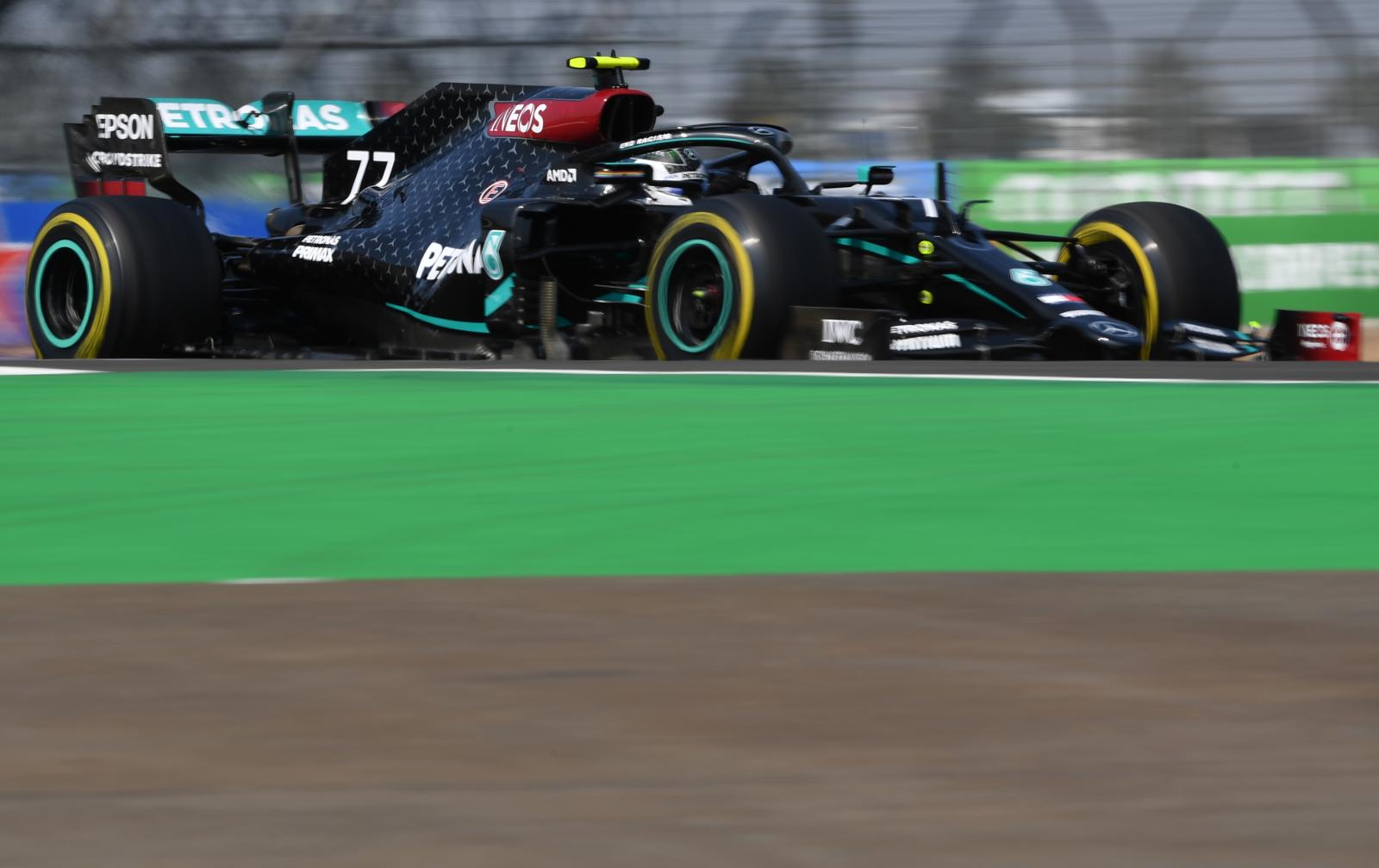 Valtteri Bottas reclamou da estratégia que o fez cair da pole para o terceiro lugar na corrida 