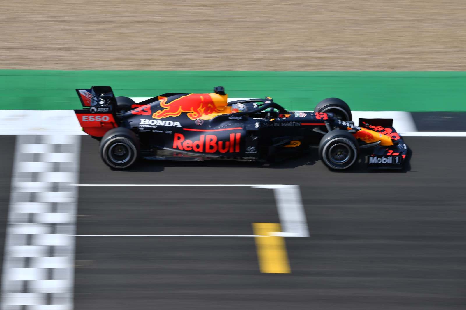 Com a vitória de Verstappen, Red Bull interrompe sequência de conquistas da Mercedes em 2020