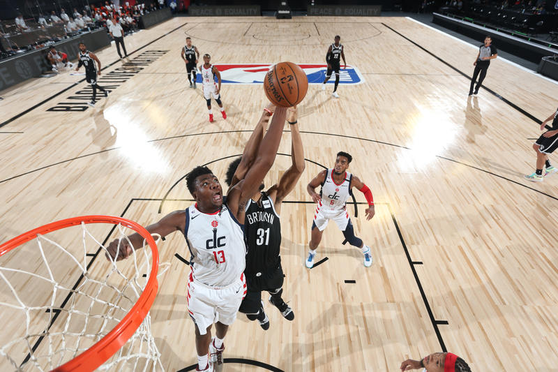 O pivô Thomas Bryant (Washington Wizards) fez sua melhor partida da temporada ao somar 30 pontos e 13 rebotes neste domingo. Entretanto, o Wizards perdeu o segundo jogo na fase em Orlando e viu as chances de a equipe disputar o play-in diminuírem bastante, já que era um confronto direto pela última vaga aos playoffs