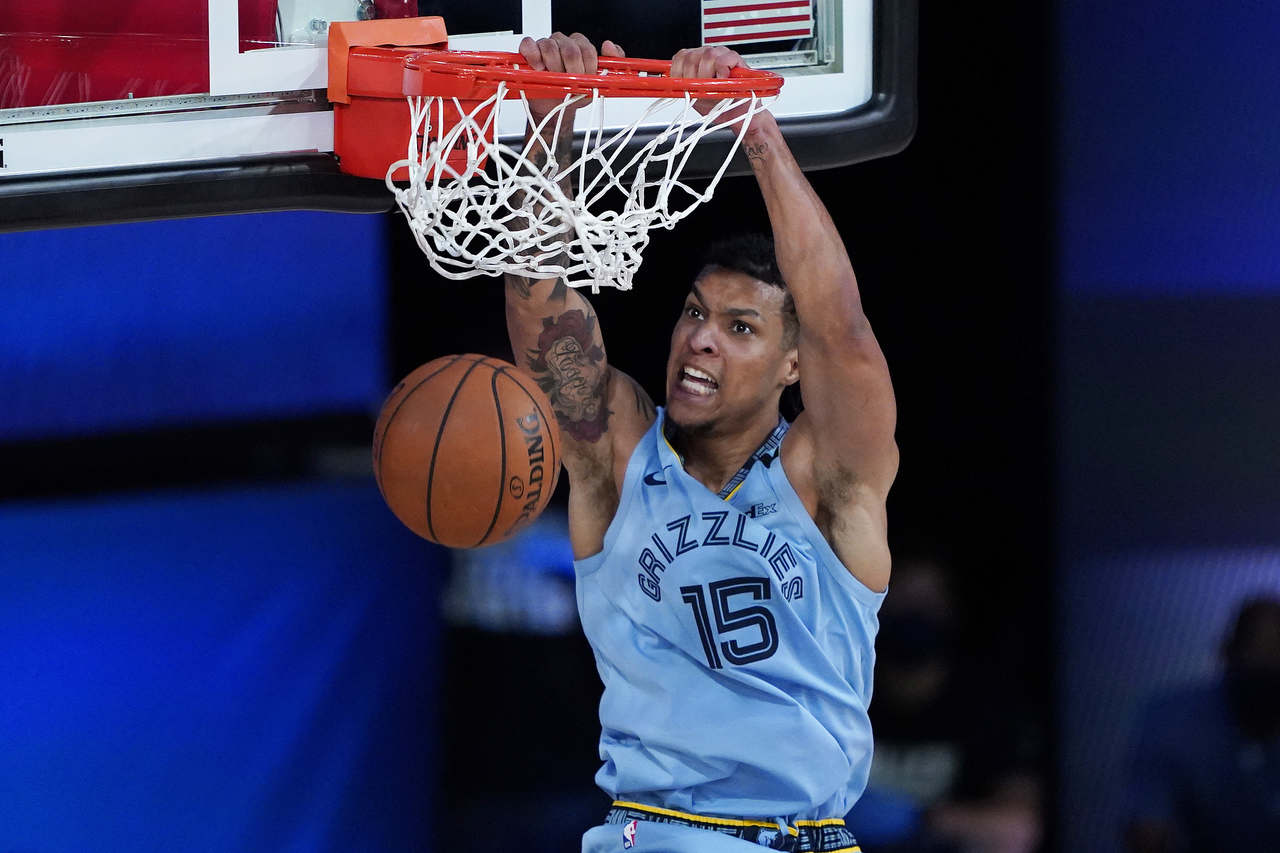 Brandon Clarke (1 voto) - O ala-pivô do Memphis Grizzlies foi lembrado na votação por um membro. Clarke teve problemas com lesões durante sua temporada de calouro, mas mostrou ser um bom jogador para o futuro. Em 2019-20, ele obteve médias de 12.1 pontos, 5.8 rebotes e acertou 62.4% dos arremessos