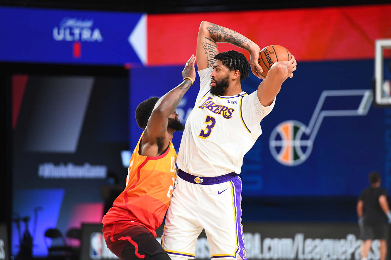 1- Anthony Davis (Los Angeles Lakers): 42 pontos, 12 rebotes, quatro assistências e três roubadas. O astro foi o grande nome da rodada de segunda-feira. Mesmo marcado, na maioria das vezes, por um dos melhores defensores da NBA (Rudy Gobert), Davis sobrou e foi decisivo. Nos momentos em que o Utah Jazz apertou, ele estava lá para responder