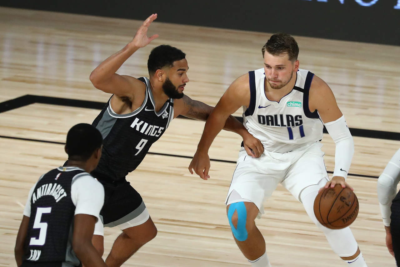 1- Luka Doncic (Dallas Mavericks): 34 pontos, 20 rebotes, 12 assistências, seis erros de ataque. O jovem astro, candidato ao prêmio de MVP, obteve o seu 16° triplo-duplo da temporada na primeira vitória do Mavericks na fase de jogos em Orlando. Doncic e o Mavs superaram o Sacramento Kings após prorrogação