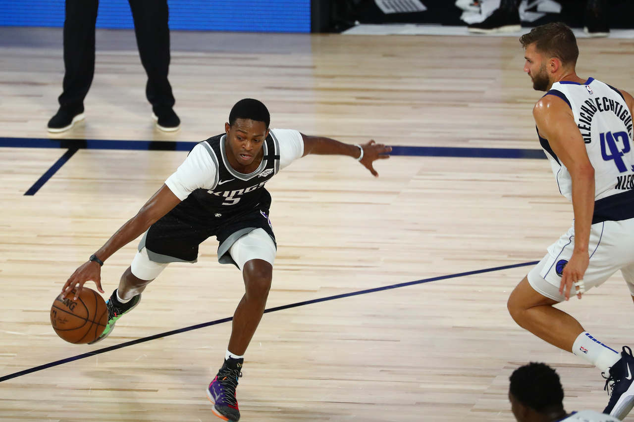 4- De'Aaron Fox (Sacramento Kings): 28 pontos, nove assistências. O Kings vendeu caro o resultado diante do Dallas Mavericks. Ainda que não tenha vencido nenhum dos três jogos disputados na Flórida, a equipe californiana foi competitiva e levou a partida para a prorrogação. Fox tentou de tudo, em vão, entretanto