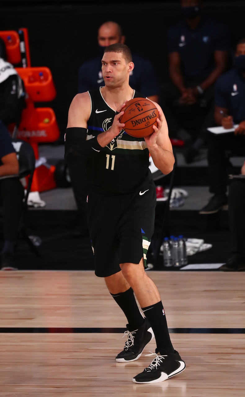 Brook Lopez (Milwaukee Bucks) 5,0 - Lopez esteve longe de suas últimas atuações. O pivô ficou com apenas cinco pontos e quatro rebotes. Ele errou os quatro arremessos de longa distância que tentou