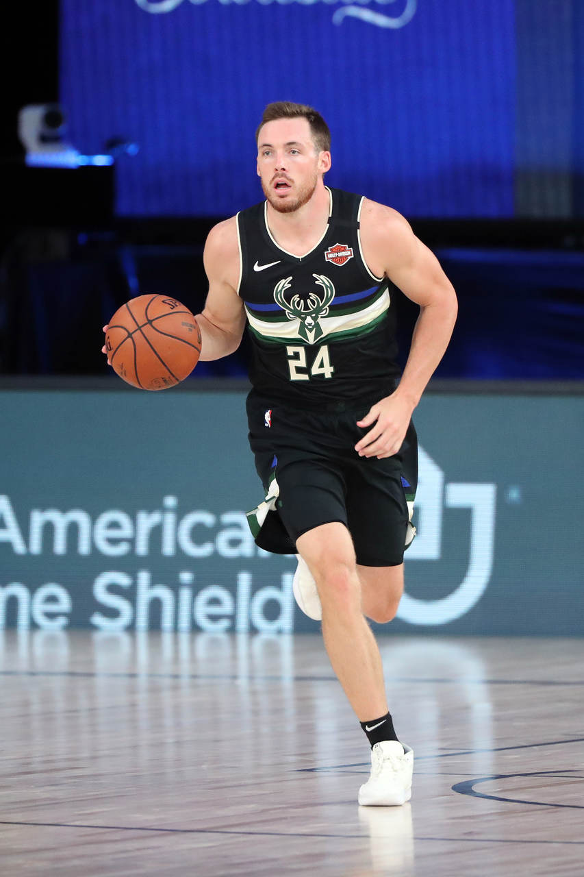 Pat Connaughton (ala-armador) - Segundo reserva com mais tempo de quadra, Connaughton é um ala-armador que, nos playoffs, está contribuindo com 6,2 pontos de média e 43,8% de aproveitamento nos arremessos do perímetro, sua especialidade.
