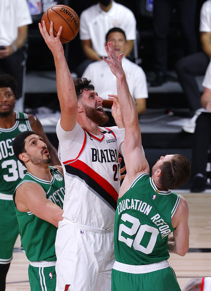 O pivô Jusuf Nurkic (Portland Trail Blazers) foi o grande nome de sua equipe na derrota para o Boston Celtics no domingo. Nurkic obteve 30 pontos, nove rebotes e cinco assistências, iniciando a reação do Blazers, quando o Celtics liderava por 24. No entanto, faltando três segundos, cometeu um erro de ataque, desperdiçando a última chance