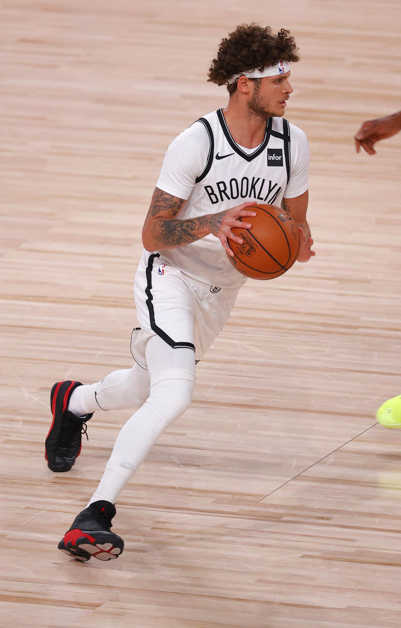 Tyler Johnson (Brooklyn Nets) 5,0 - Em 17 minutos, o armador não foi bem, anotando sete pontos em oito arremessos. Errou cinco das seis cestas de três e teve um plus/minus de -29. Ou seja, enquanto ele esteve em quadra, o Nets sofreu 29 pontos a mais do que fez