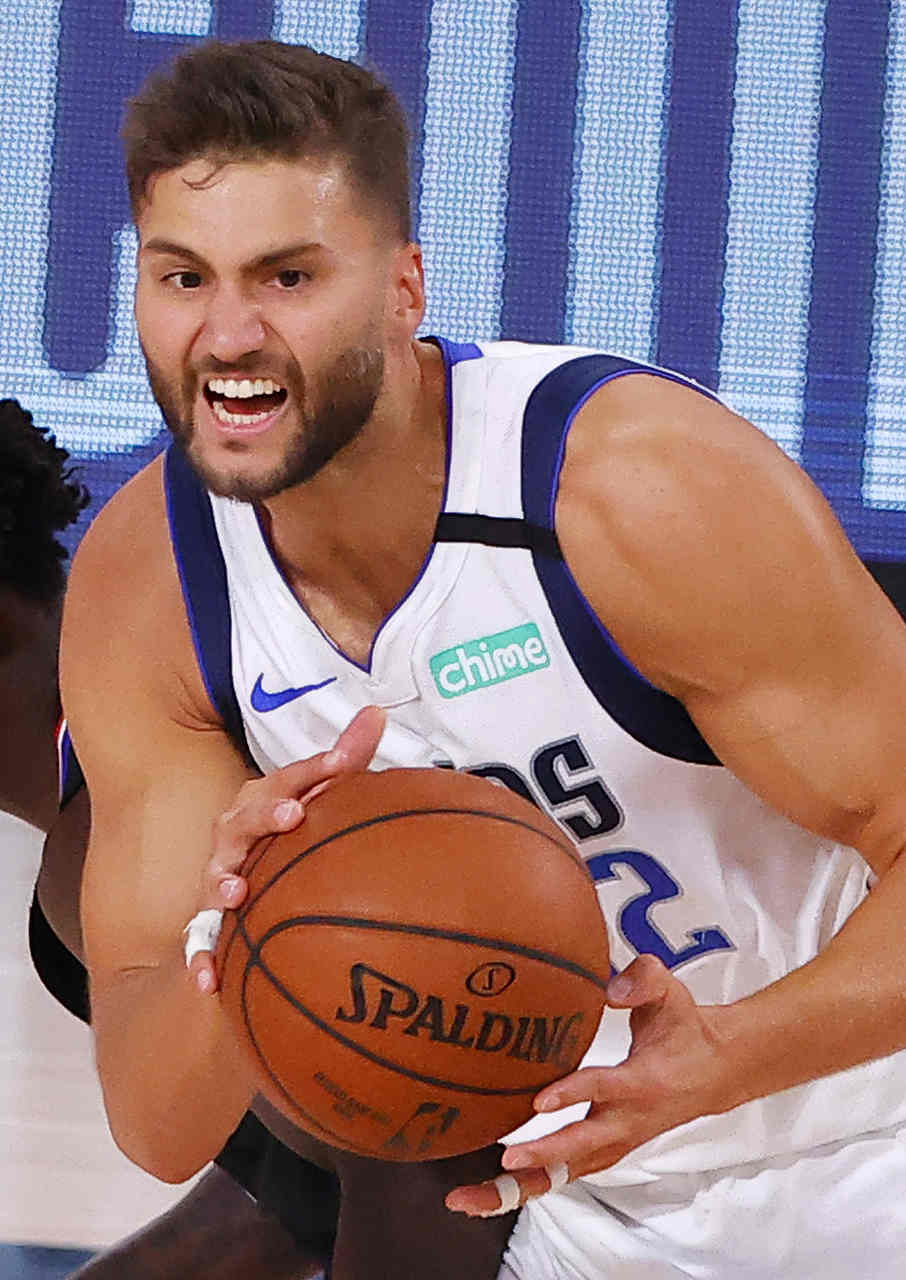 Maxi Kleber (Dallas Mavericks) 4,5 - O técnico Rick Carlisle o colocou em quadra para combater Ivica Zubac. O alemão anotou apenas três pontos em cinco arremessos (todos de três) e pegou seis rebotes