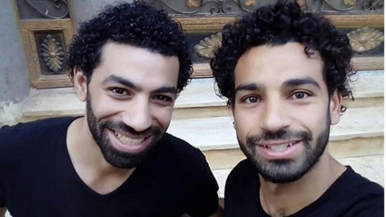 Ahmed Bahaa é compatriota do egípcio Mohamed Salah, que se destaca com a camisa do Liverpool. O sósia fez sucesso em 2018 e chegou a conhecer o craque egípcio.