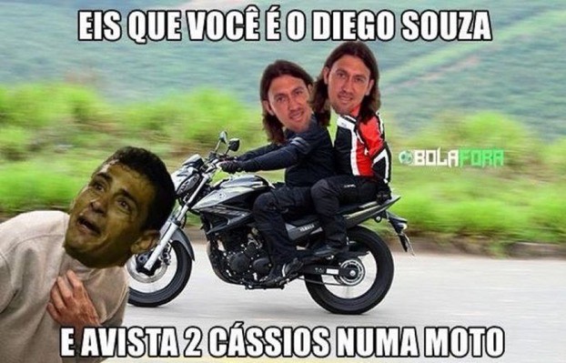 Apesar do 0 a 0 na Arena do Grêmio, torcedores do Corinthians tiveram motivo para tirar onda com Diego Souza. O jogador parou de novo em Cássio, cobrando um pênalti para fora, e memes rapidamente bombaram nas redes sociais.