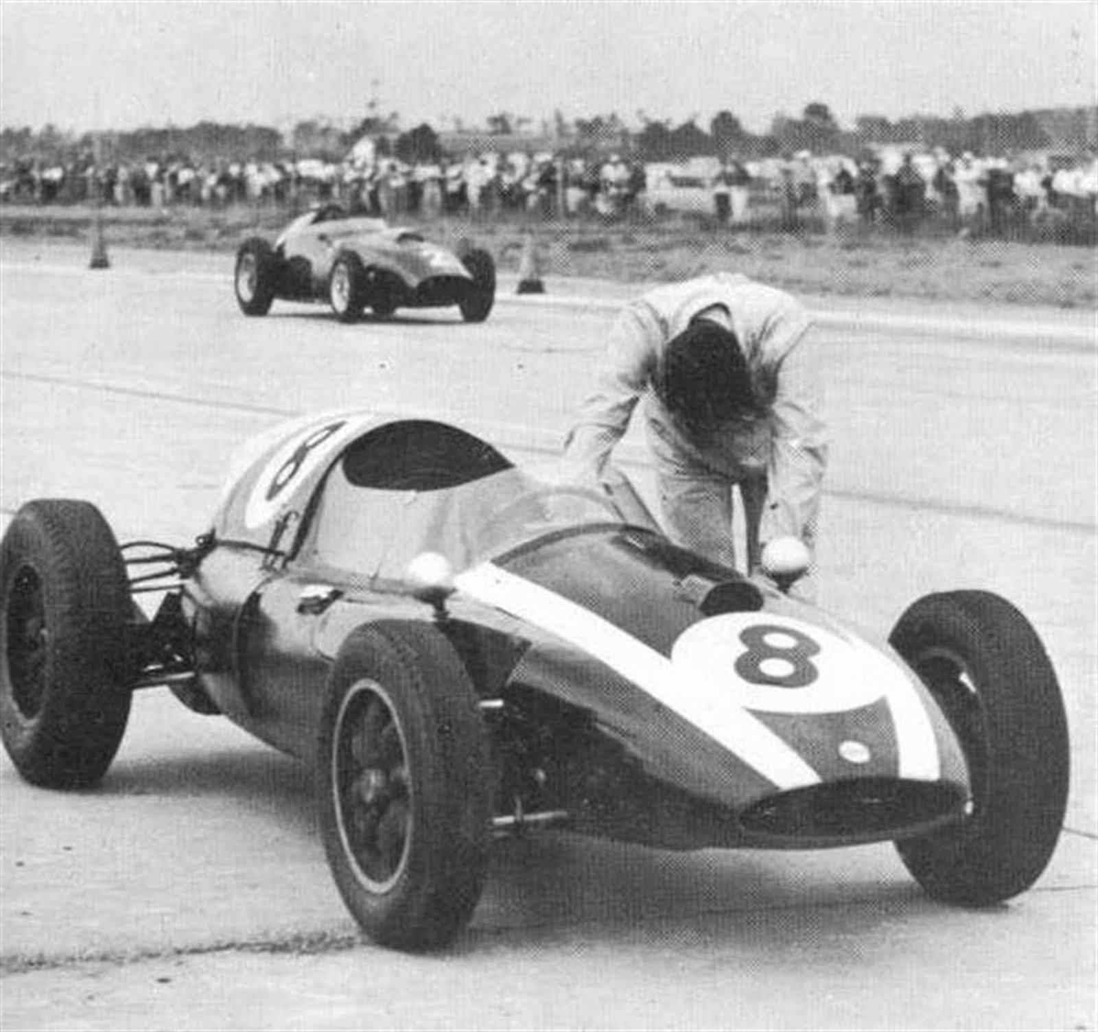 Jack Brabham empurrou o carro da Cooper até a linha de chegada em Sebring para ficar com o quarto lugar. O resultado resultou no título mundial