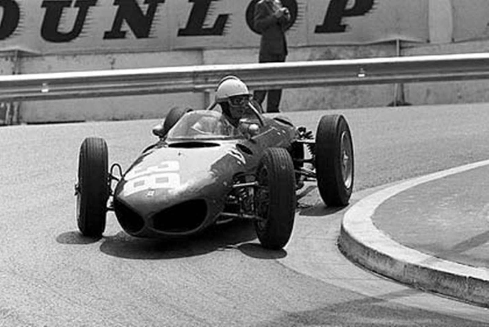 A disputa de Phil Hill com Wolfgang von Trips foi equilibrada. Após a morte do rival, o americano da Ferrari saiu com o título em 1961