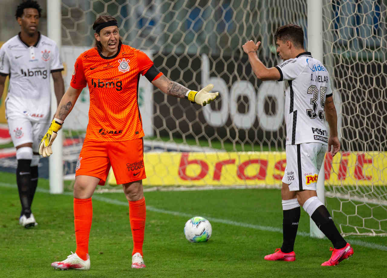 Em Porto Alegre, Grêmio e Corinthians não saíram de empate sem gol, neste sábado. O Grêmio ainda perdeu um pênalti, com Diego Souza chutando para fora. O goleiro Cássio foi o principal nome do Corinthians na partida. Veja as notas do LANCE!.