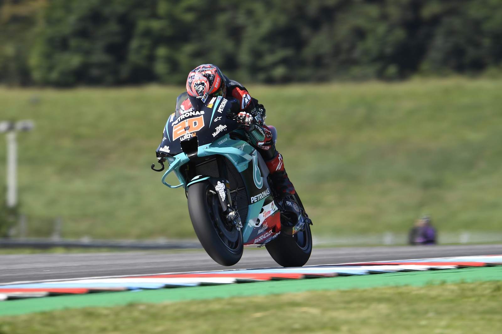 Fabio Quartararo liderou o primeiro dia de atividades da MotoGP em Brno. Confira as principais imagens que marcaram a sexta-feira de treinos