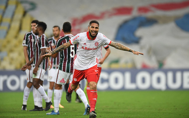 SOBE - Guerrero  - O artilheiro do Inter marcou novamente. Guerrero deu muito trabalho para defesa do Fluminense. Além de marcar o único gol do Internacional, conseguiu criar boas jogadas e foi muito participativo na partida. /////// DESCE - Fim dos 100%  Com a derrota, o Internacional perdeu os 100% de aproveitamento no Campeonato Brasileiro. O Colorado não soube aproveitar as chances criadas e acabou derrotado no Maracanã.