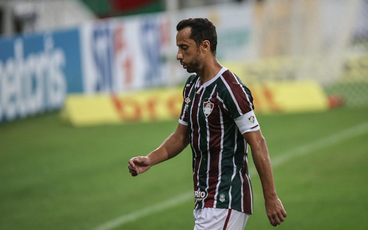 O que marcou a década do Fluminense para o lado ruim foi a crise financeira que se estende por anos e continua a afligir o clube. O Fluminense deve fechar o ano sem um patrocinador master, mas conseguiu pagar dois meses de salário nos últimos dias para reduzir a dívida com jogadores e funcionários. No futebol, as grandes apostas tem sido garotos formados na base e jogadores por empréstimo ou sem contrato.