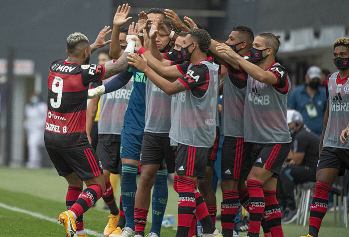 Fora de casa, o Flamengo conquistou uma grande vitória neste domingo. Frente ao Santos, na Vila Belmiro, o Rubro-Negro venceu por 1 a 0, gol de Gabriel Barbosa e alcançou o 9º lugar do Brasileirão, com oito pontos conquistados, em jogo que marcou a estreia do lateral-direito chileno Mauricio Isla. Veja a sequência de notas do LANCE! (Por Lazlo Dalfovo - lazlodalfovo@lancenet.com.br)