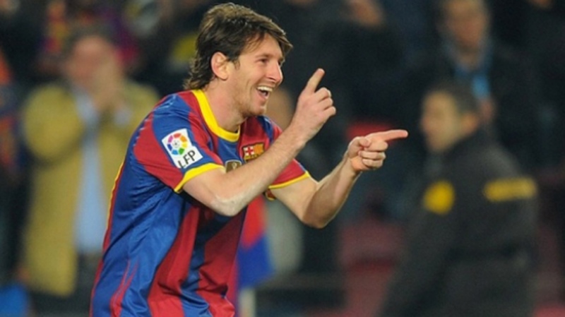 Na temporada seguinte (2009/2010), o Barcelona conquistou novamente o Campeonato Espanhol. No ano, Messi marcou 34 gols e foi o artilheiro da competição. O camisa 10 disputou 35 partidas, com 10 assistências.