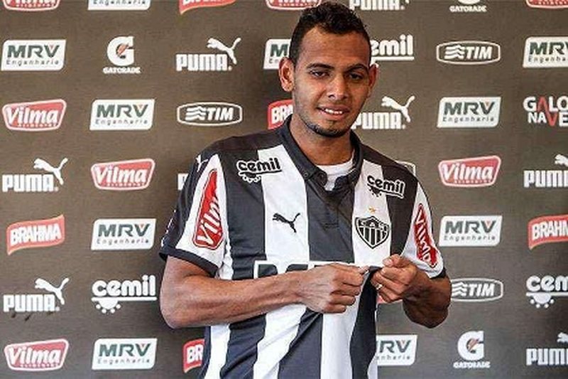 FECHADO - O Atlético-MG fez mais uma redução no seu elenco. O clube e o lateral-esquerdo Mansur acertaram a rescisão do contrato, que iria até o fim de 2020. O fim do vínculo já foi oficializado no no Boletim Informativo Diário (BID), da CBF.