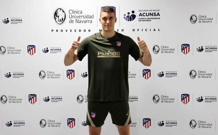 FECHADO - O Atlético de Madrid anunciou na quinta-feira a contratação do goleio croata Ivo Grbic, que estava no Lokomotiva Zagreb, da Croácia. O arqueiro de 24 anos, que é visto como promessa em seu país natal, tem passagem pelas categorias de base da seleção nacional. Seu contrato é válido por quatro anos.