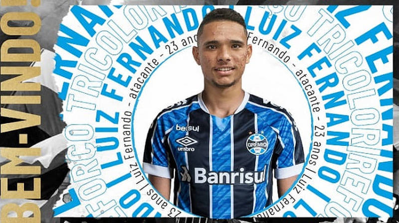 FECHADO - O atacante Luiz Fernando, do Botafogo, foi anunciado pelo Grêmio em negociação onde ele chega por empréstimo com validade até dezembro de 2021.   Oficialmente, as equipes não se pronunciaram sobre o pagamento de uma taxa de transferência do atleta, mas circula a informação de que, para ficar com o avante de 23 anos de idade, o Tricolor teve de investir quantia equivalente a R$ 1 milhão.