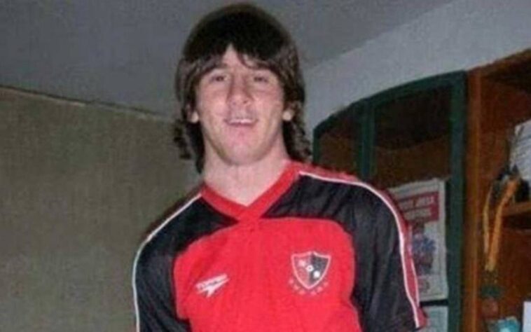 MORNO: O Newell’s Old Boys foi um dos destinos mencionados nos debates na Argentina e mundo afora para a chegada de Messi. Mesmo com a confirmação de que La Pulga continuará no Barça, Cristian D’Amico, Vice-presidente do Newell’s, admitiu que o sonho de ver o craque com a camisa do clube continua vivo.