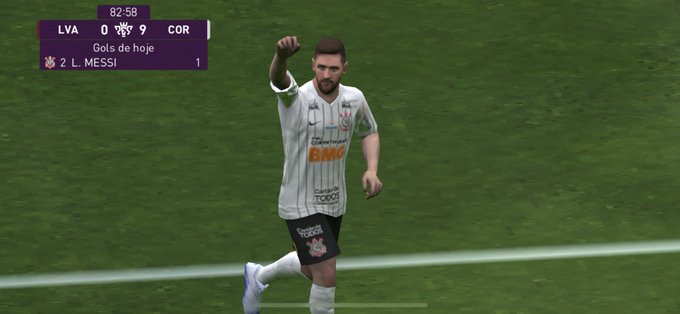 Messi marcando gol pelo Corinthians (no videogame)