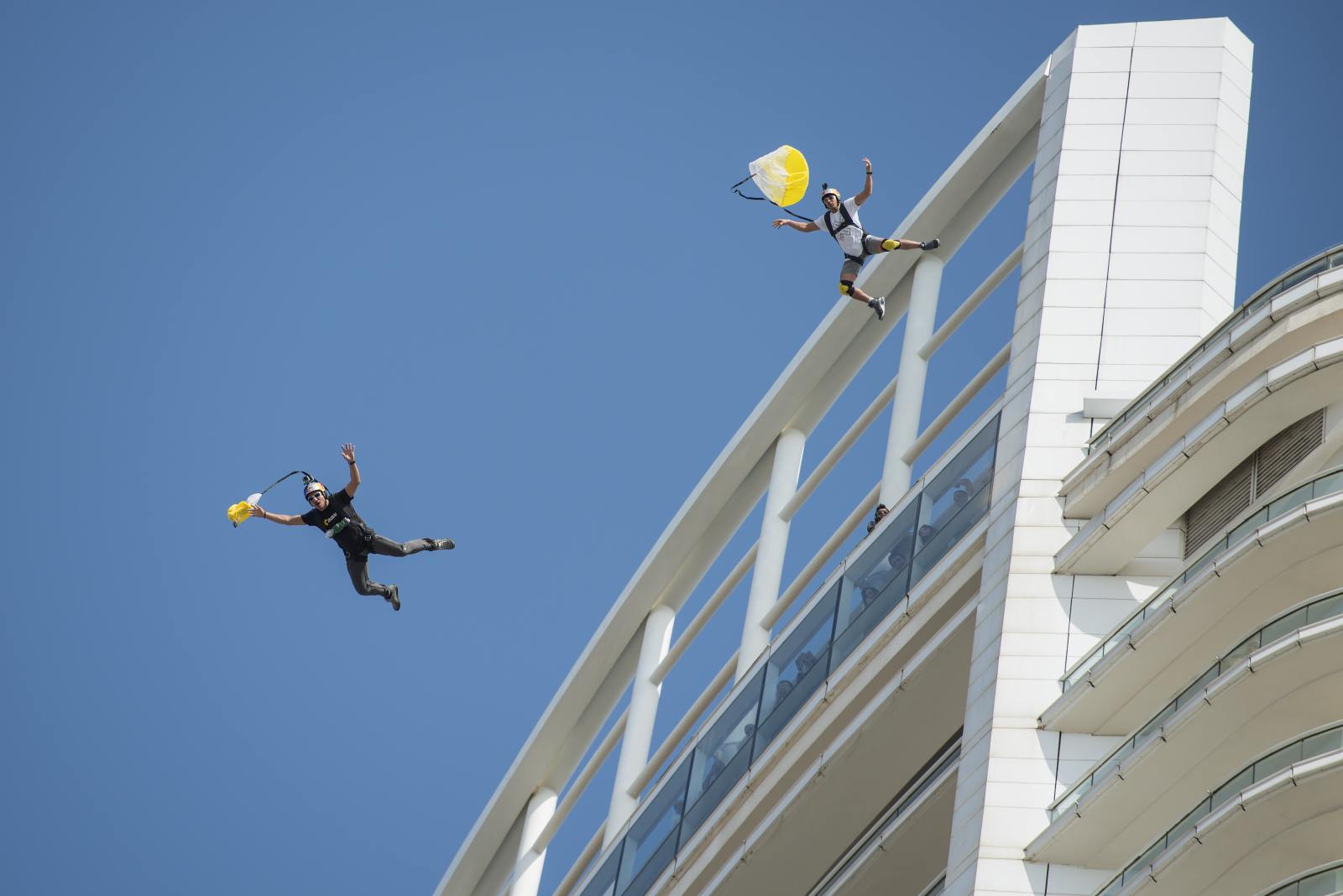 O show run da Red Bull teve até salto de sky-dive do hotel
