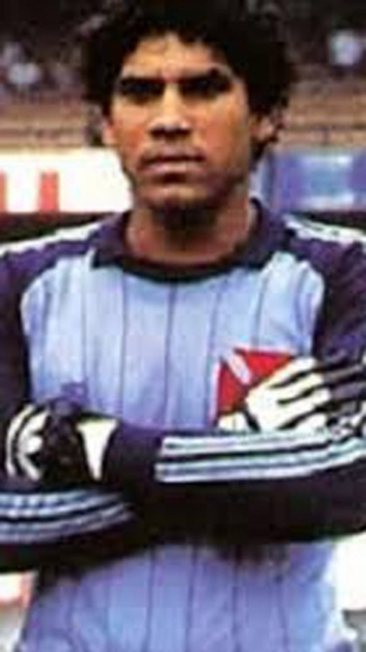 Acácio - Ex-Vasco da Gama, aposentou-se em 1995 e logo virou preparador de goleiros. Seu primeiro trabalho na nova função foi no Fluminense.
