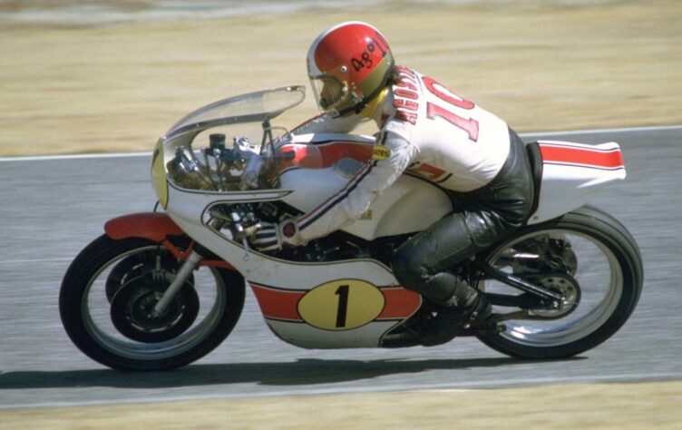 Giacomo Agostini foi o piloto com maior número de títulos no Mundial de Motovelocidade: 15