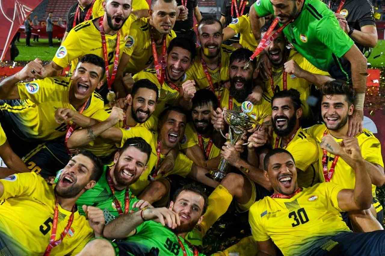 Aliás, foi o Al Ahed quem faturou, em 2019, a Copa da AFC, o segundo torneio mais importante de futebol dos clubes asiáticos. Foi o primeiro time libanês a conquistar um título continental.